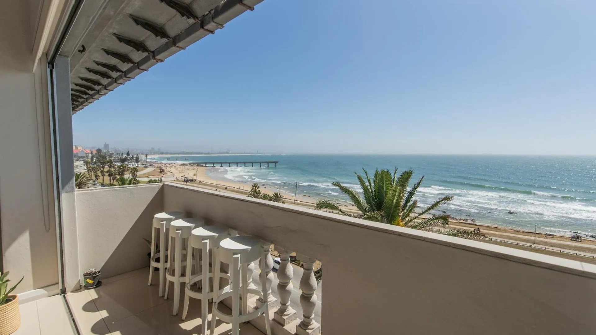 The Beach Door Summerstrand Port Elizabeth Güney Afrika
