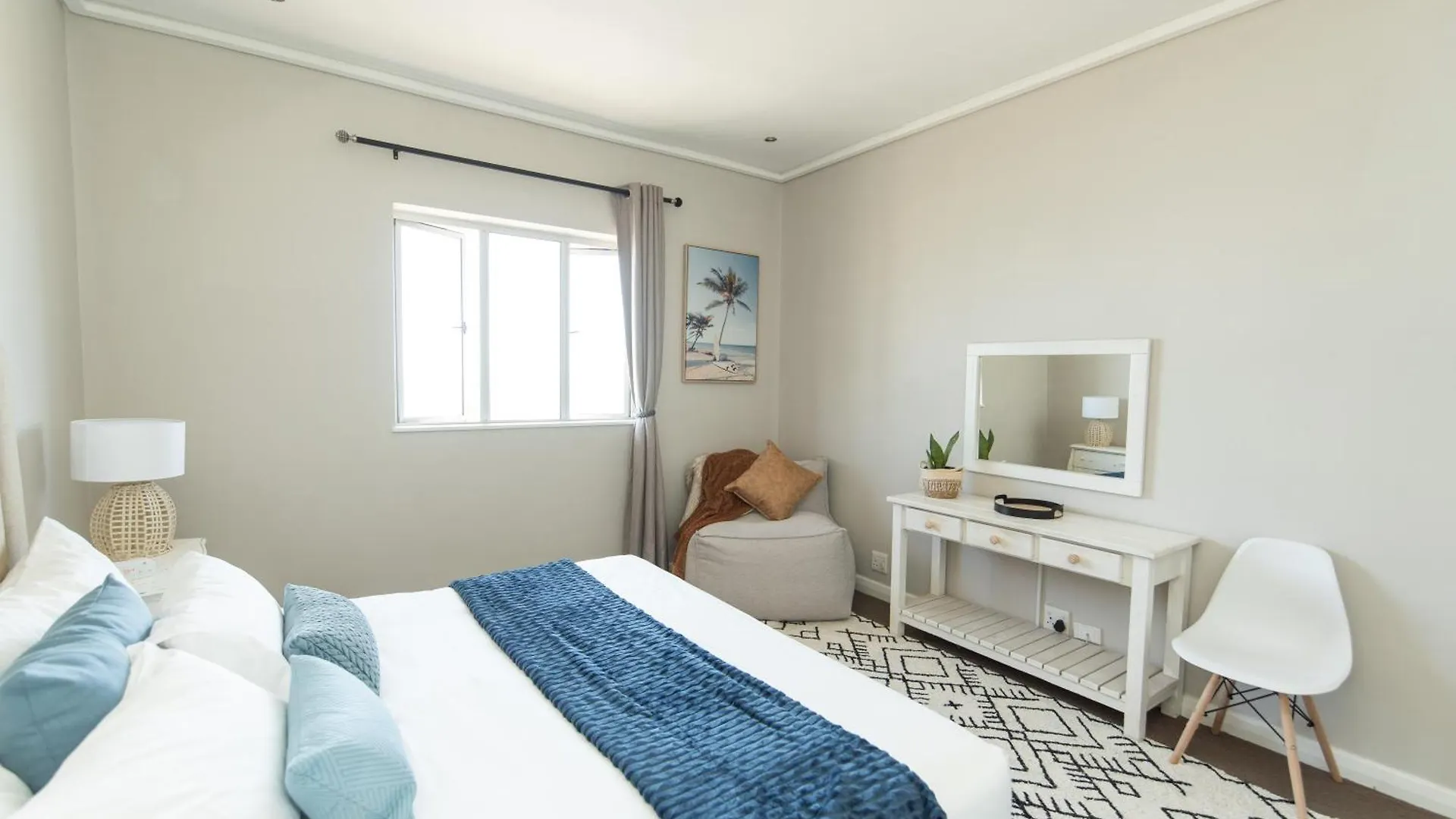 The Beach Door Summerstrand Port Elizabeth 0*,  Güney Afrika